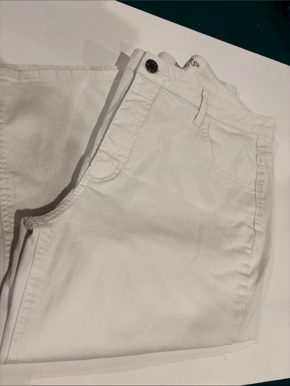 Lee Riders White Cotton Capri length Pants with pockets, button and zipper sz 18